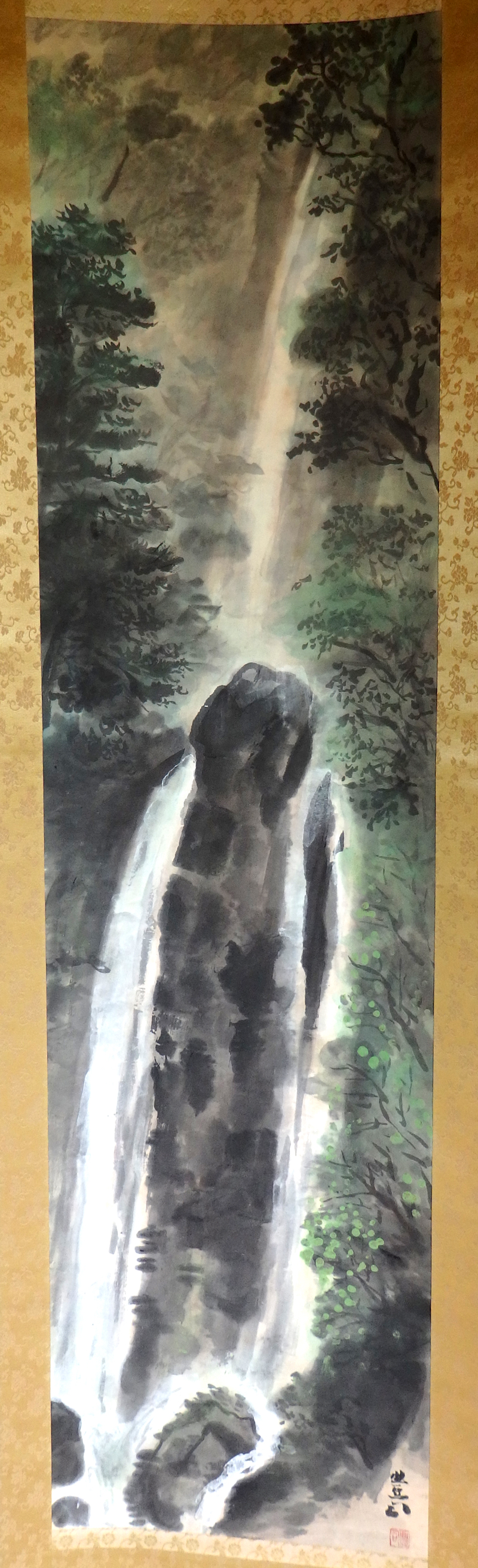 格安お得掛け軸 掛軸 滝の●（口へんに又） 日本美術院院友 米本豊司 山水、風月